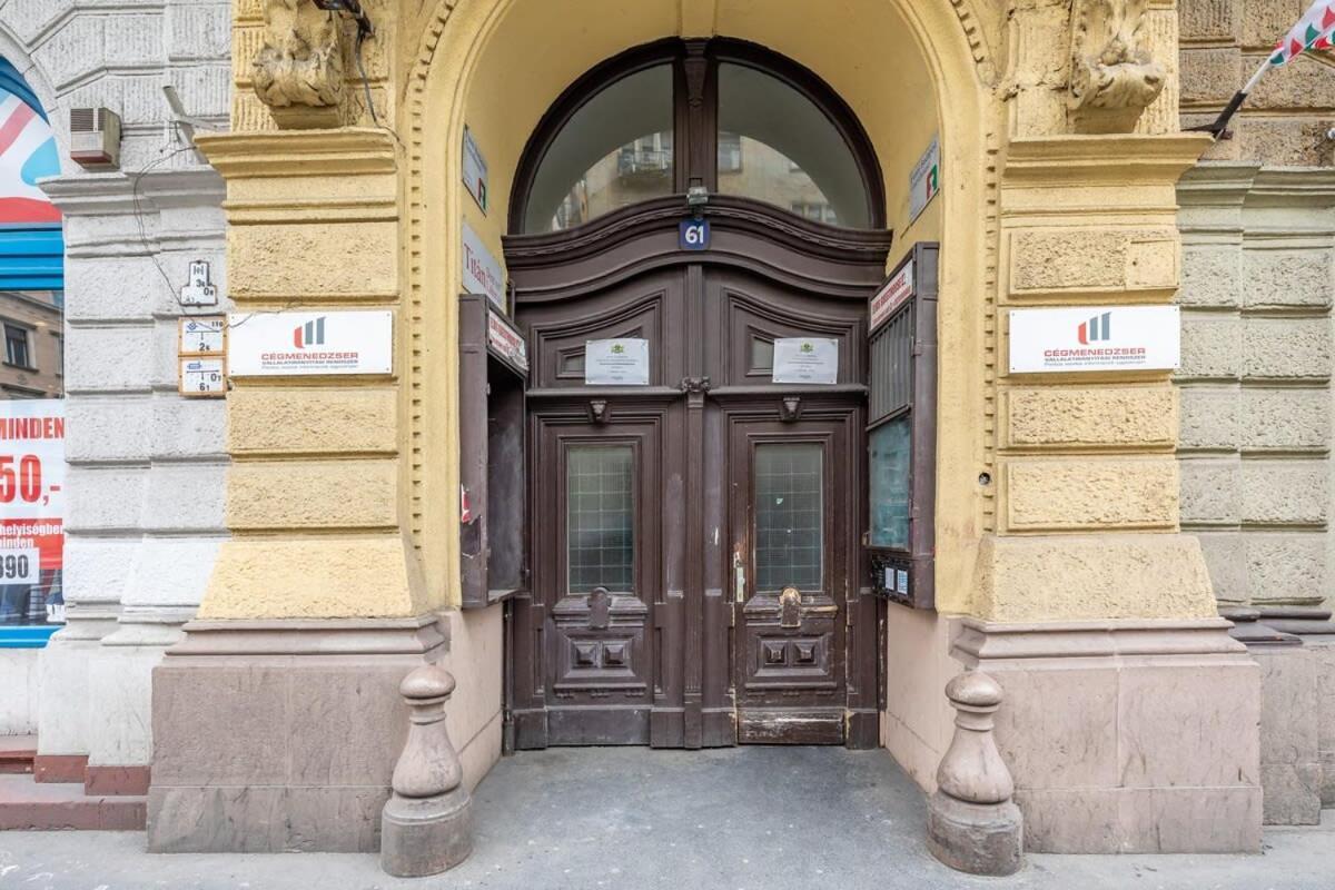Simple Budapest